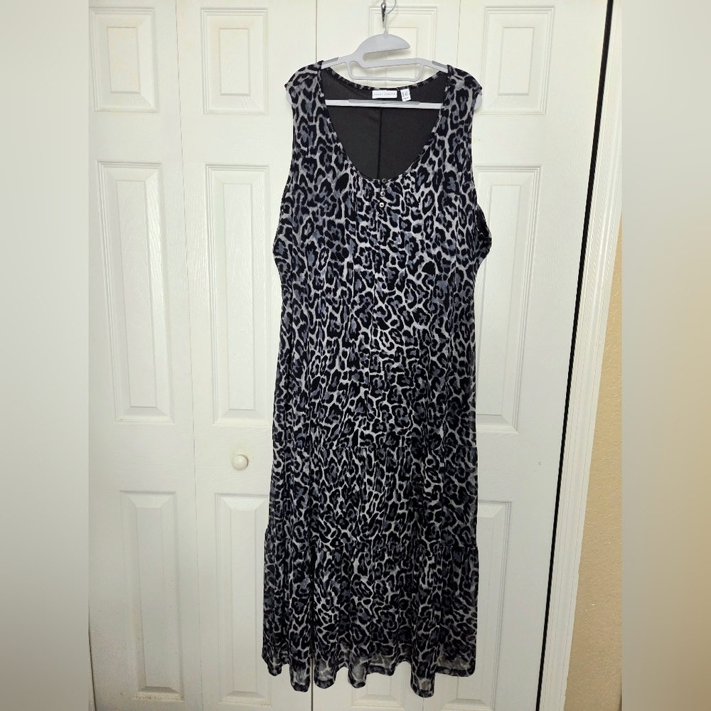 Sleeveless Black and Gray Leopard Print Maxi Dress